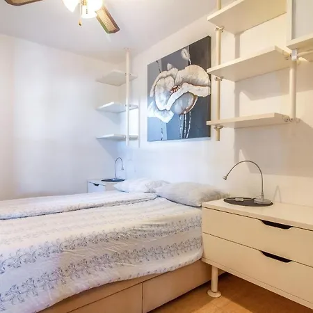 2 Bedroom Cozy In Holiday home *