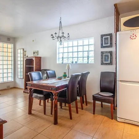 2 Bedroom Cozy In Holiday home Orihuela